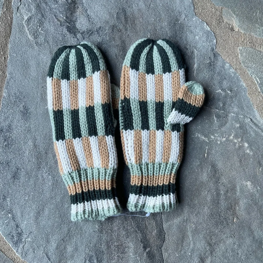UO-Geneva Geometric Knit Mittens